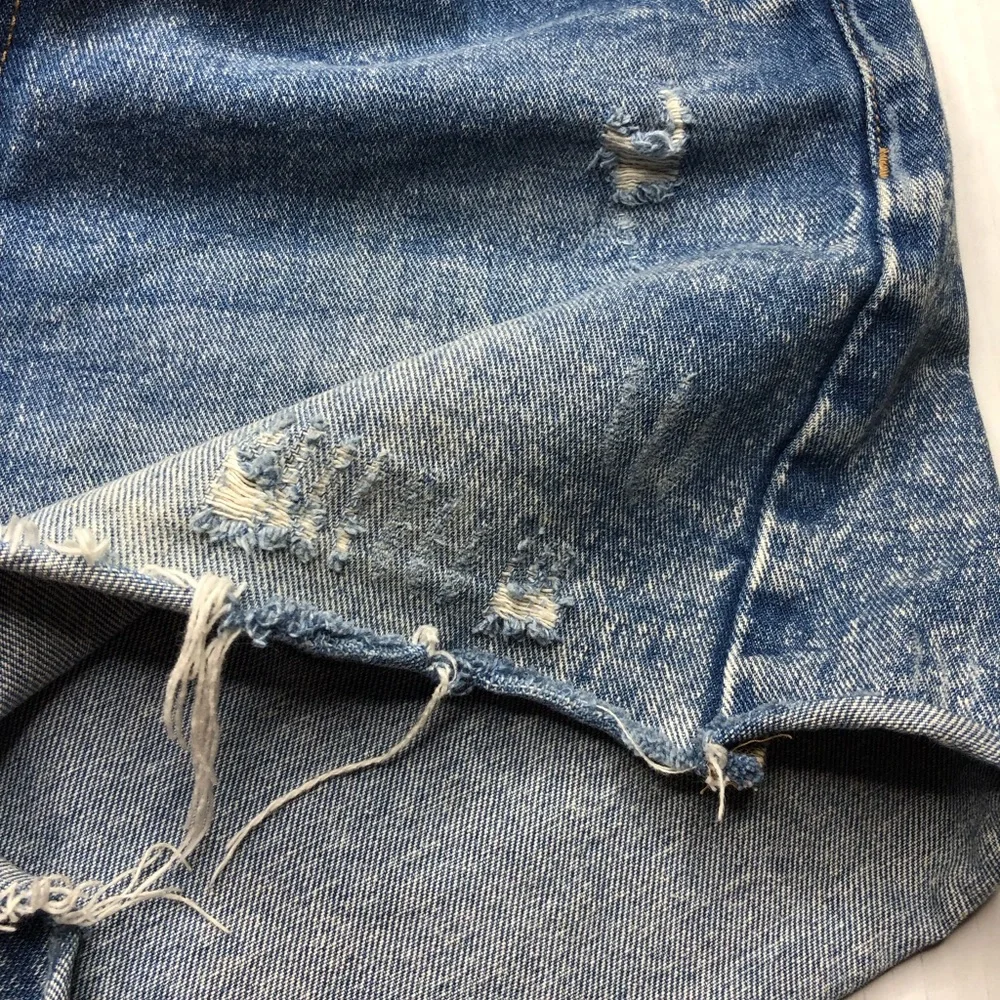 Wild Fable Distressed Blue Size 8 Denim Shorts